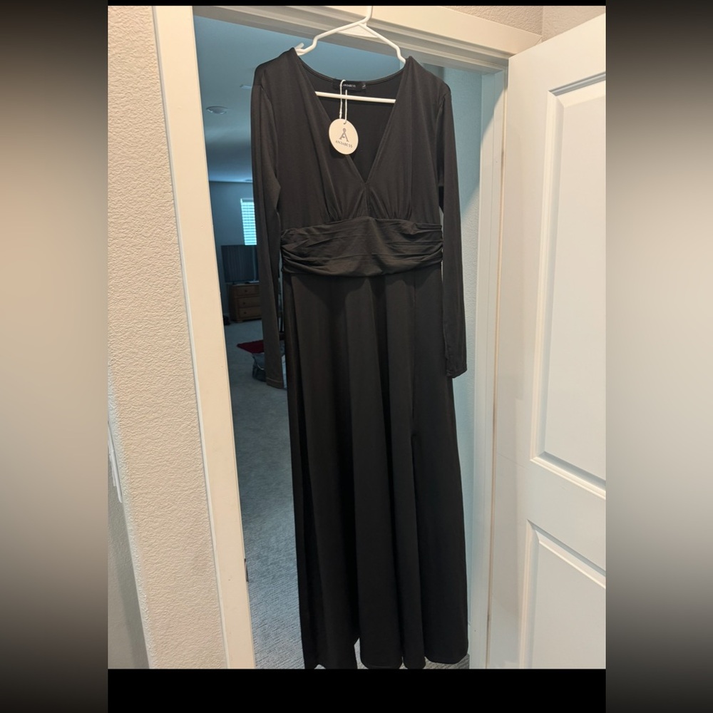 Long sleeve black dress with side slit - size L new with tags